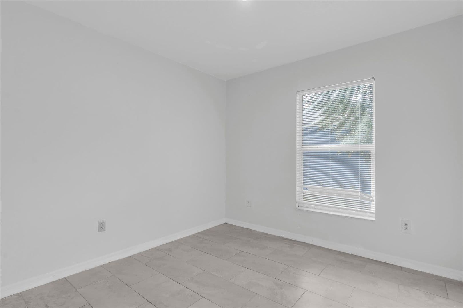 Tampa Apartment: 3421 Temple Street