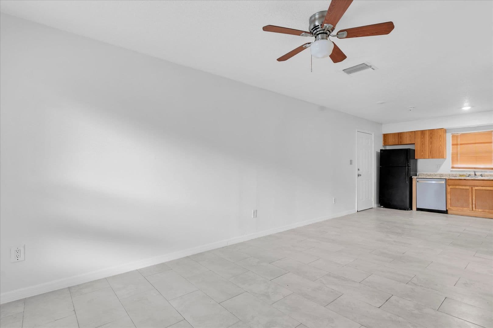 Tampa Apartment: 3421 Temple Street