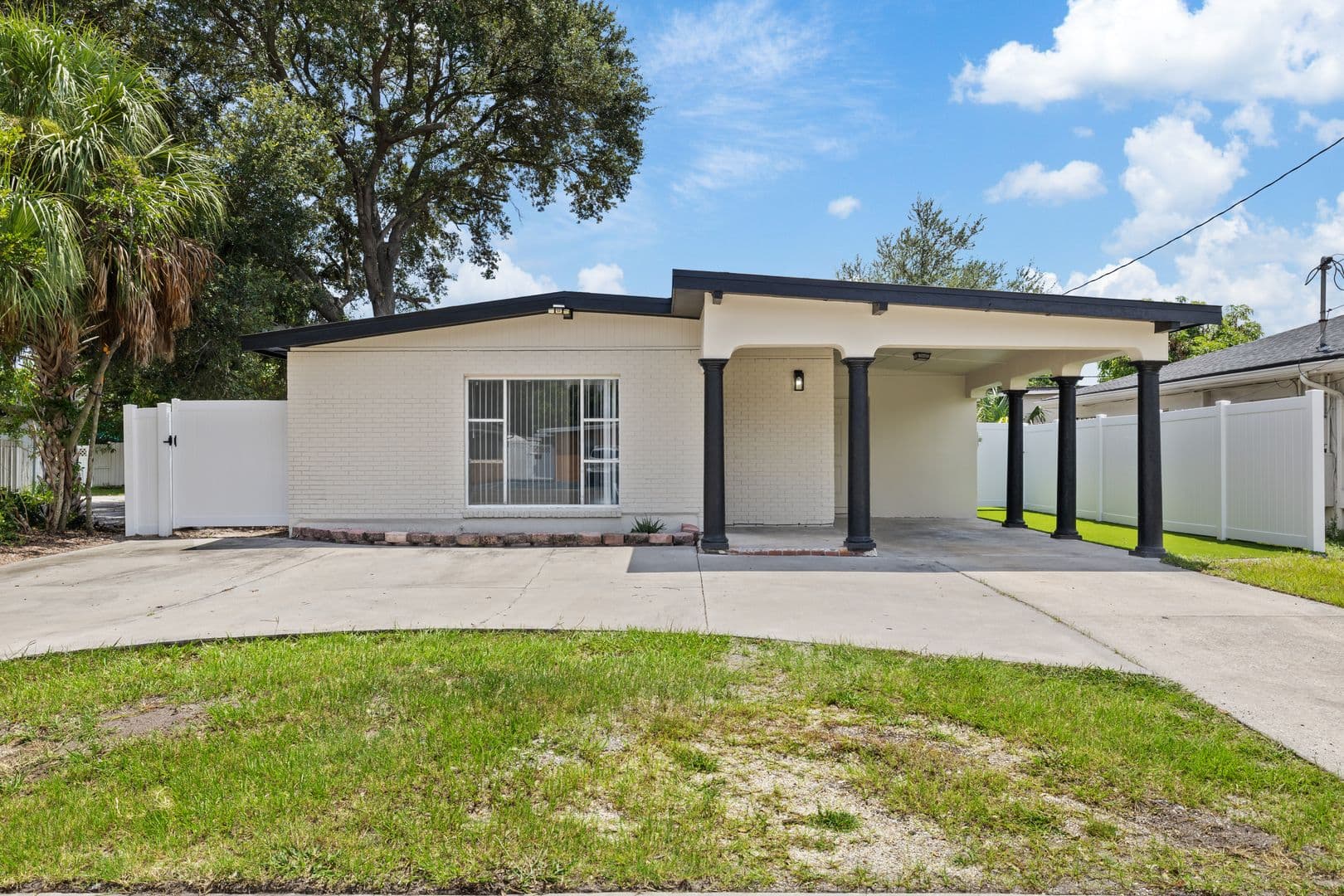 Tampa House: 2706 W Tampa Bay Blvd