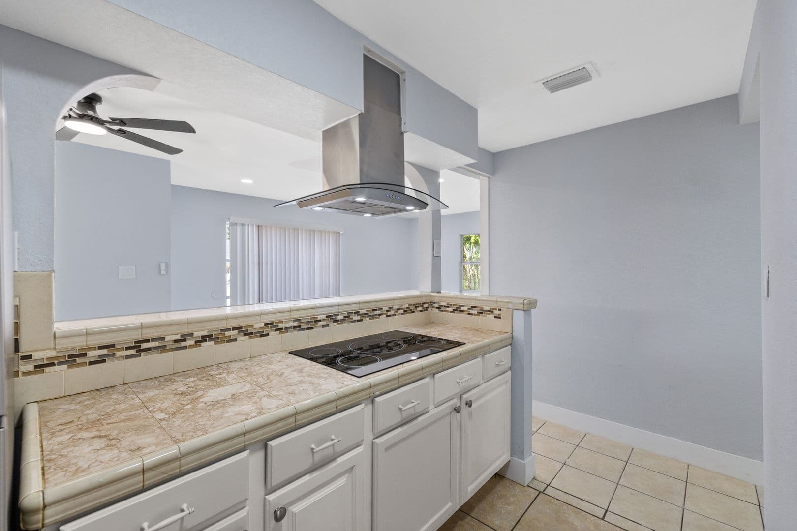 Tampa House: 2706 W Tampa Bay Blvd