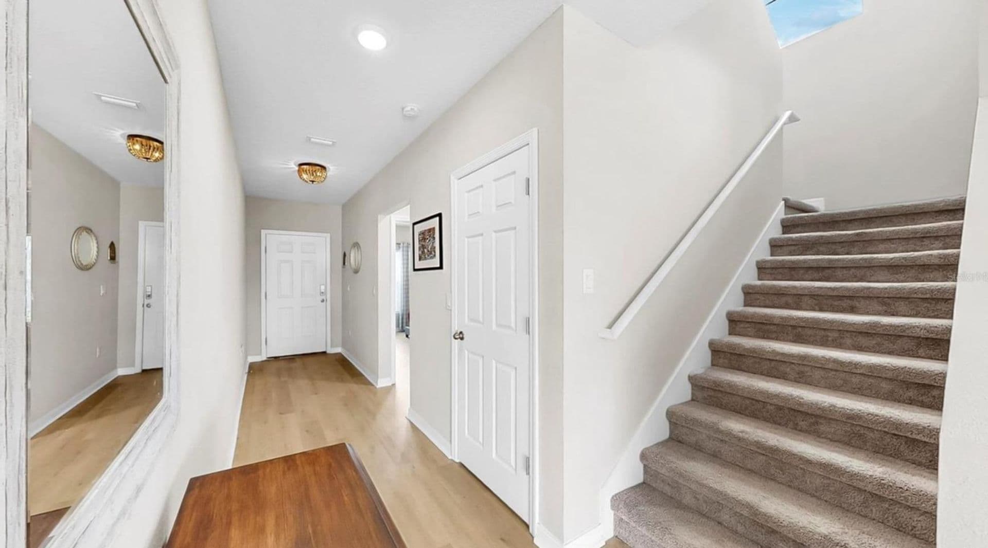 Riverview House: 12724 Tannencrest Dr