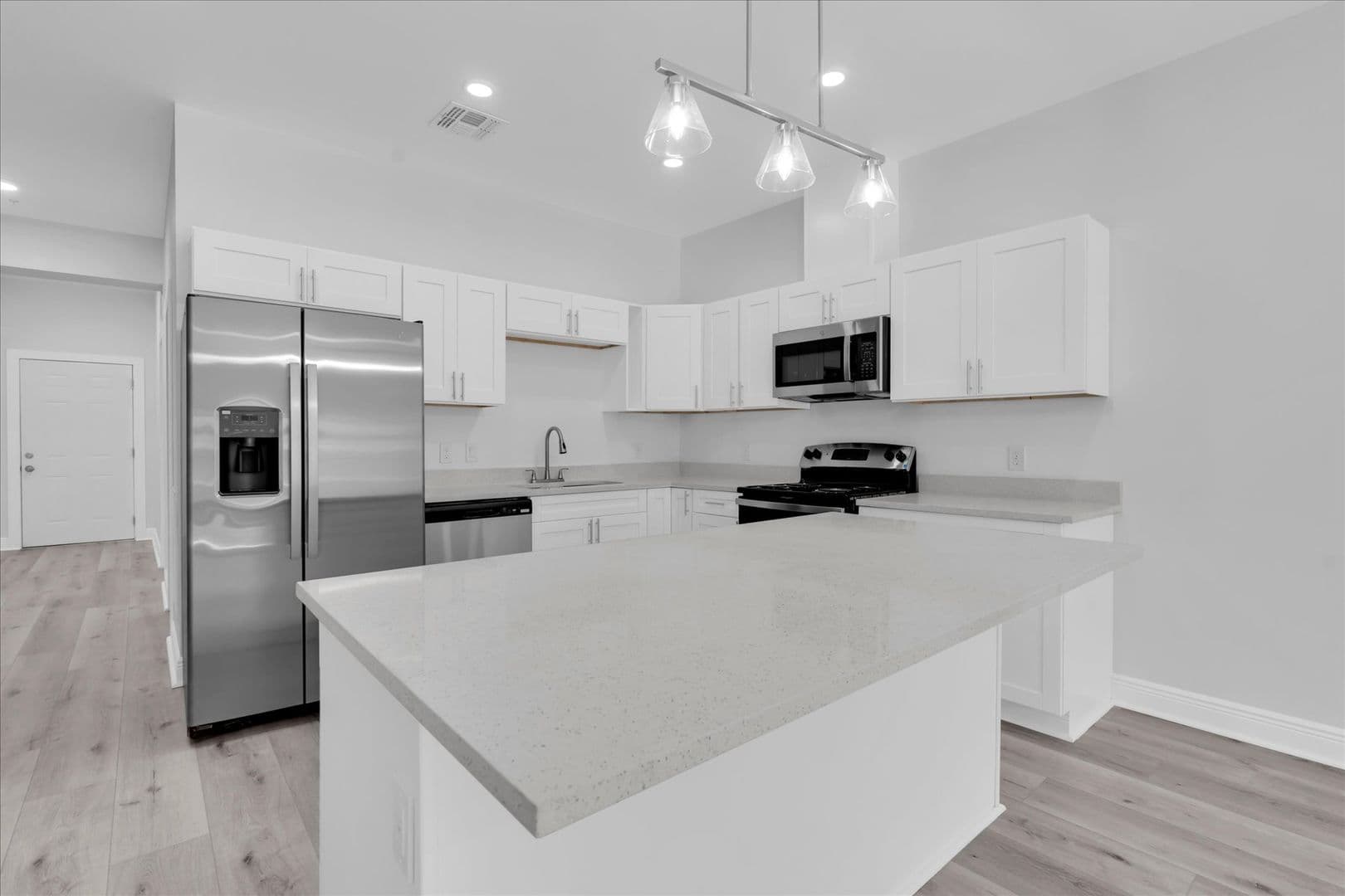 Bartow Apartment: 705 S Orange Ave