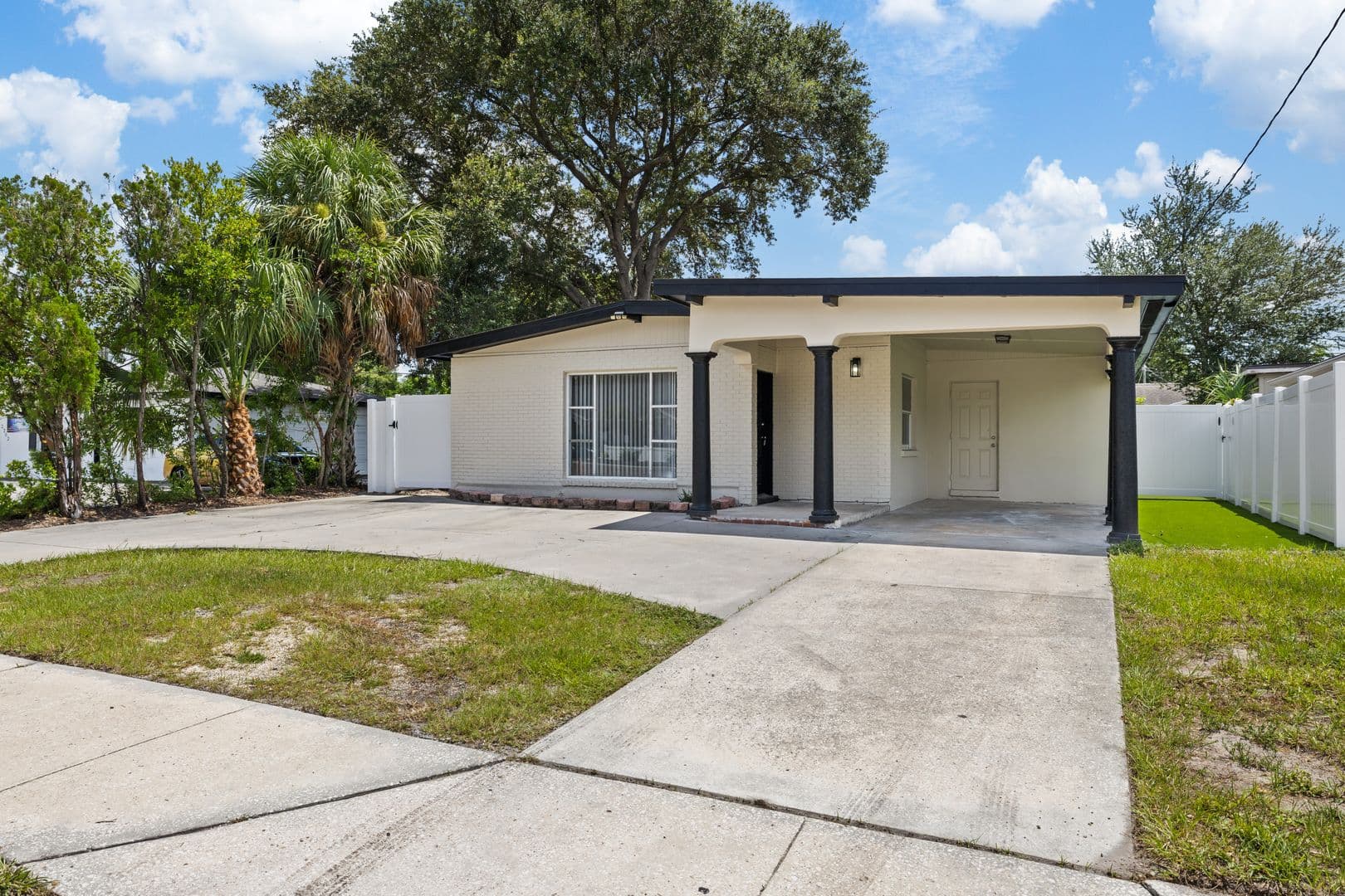 Tampa House: 2706 W Tampa Bay Blvd