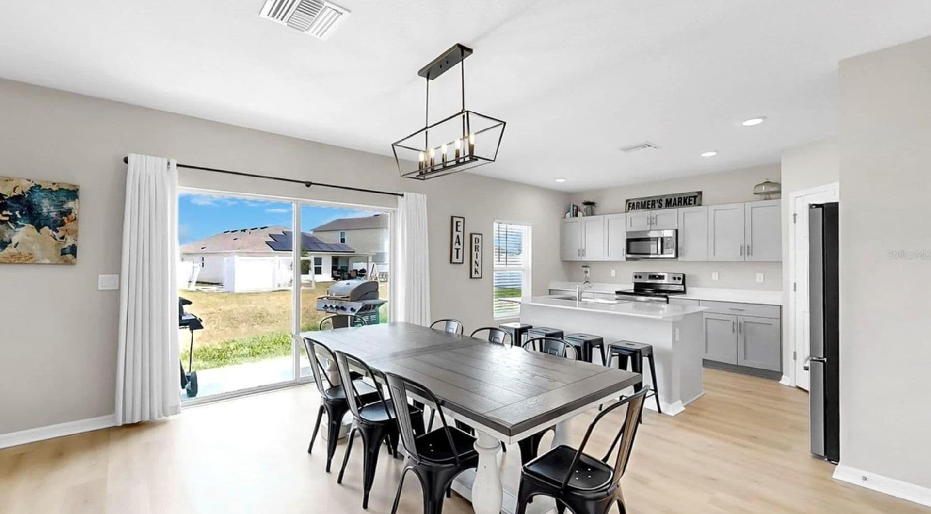 Riverview House: 12724 Tannencrest Dr