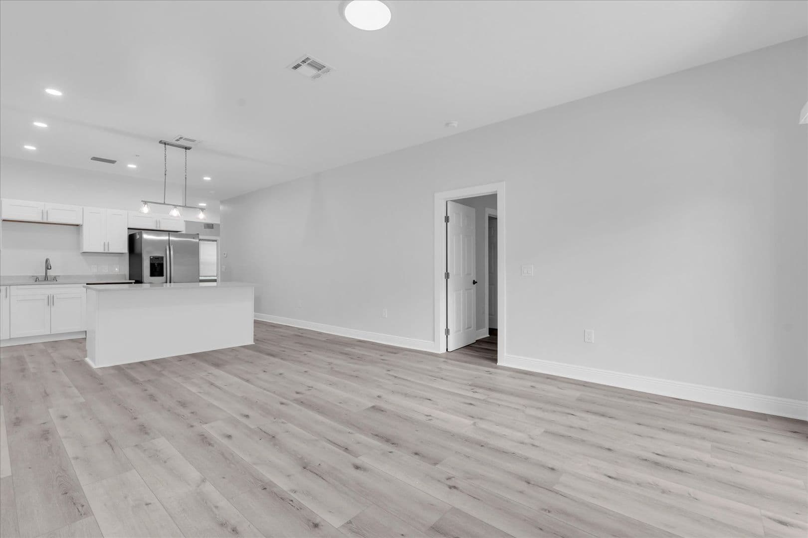 Bartow Apartment: 705 S Orange Ave