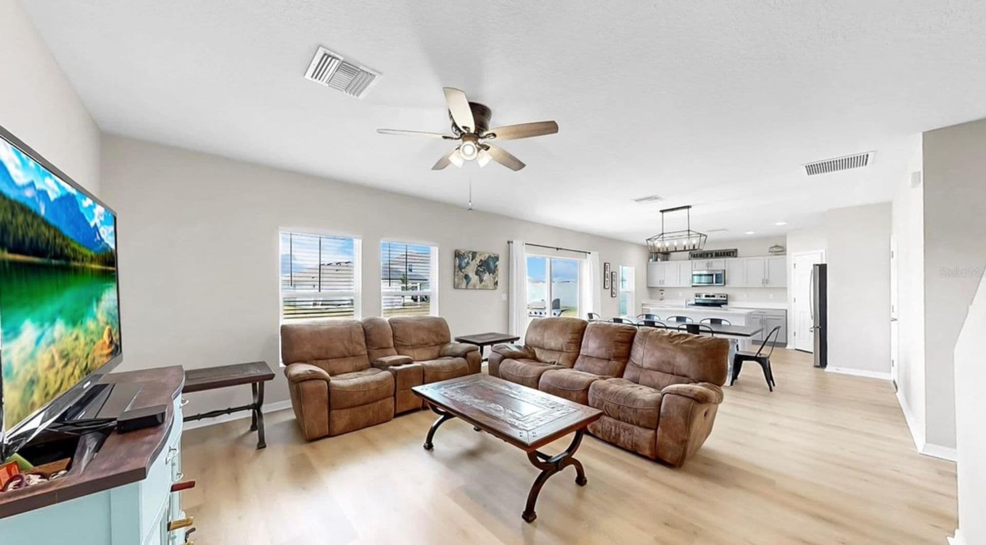 Riverview House: 12724 Tannencrest Dr