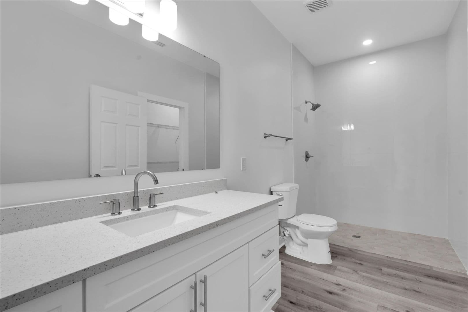 Bartow Apartment: 705 S Orange Ave