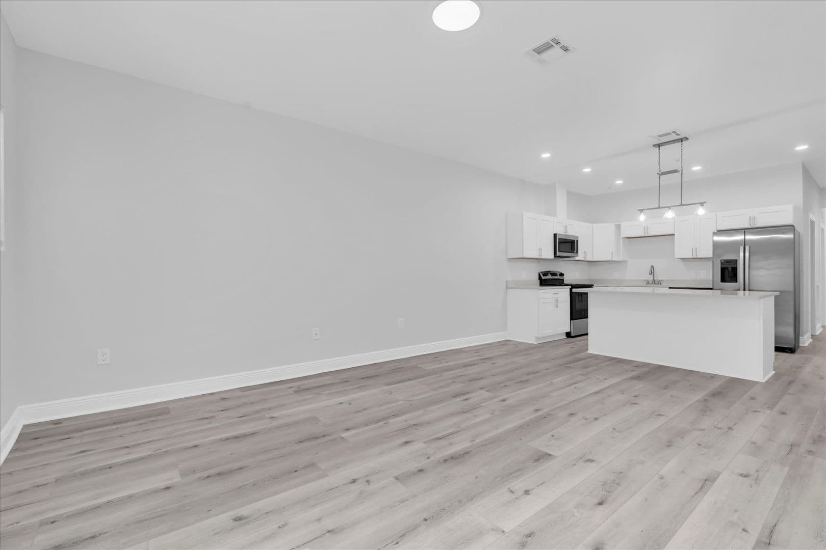 Bartow Apartment: 705 S Orange Ave