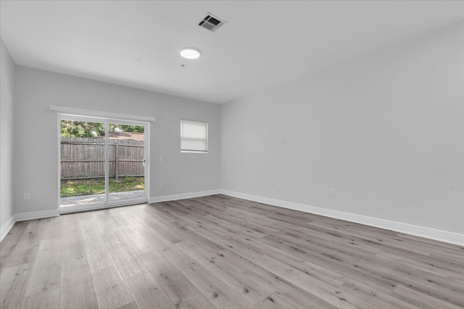 Bartow Apartment: 705 S Orange Ave