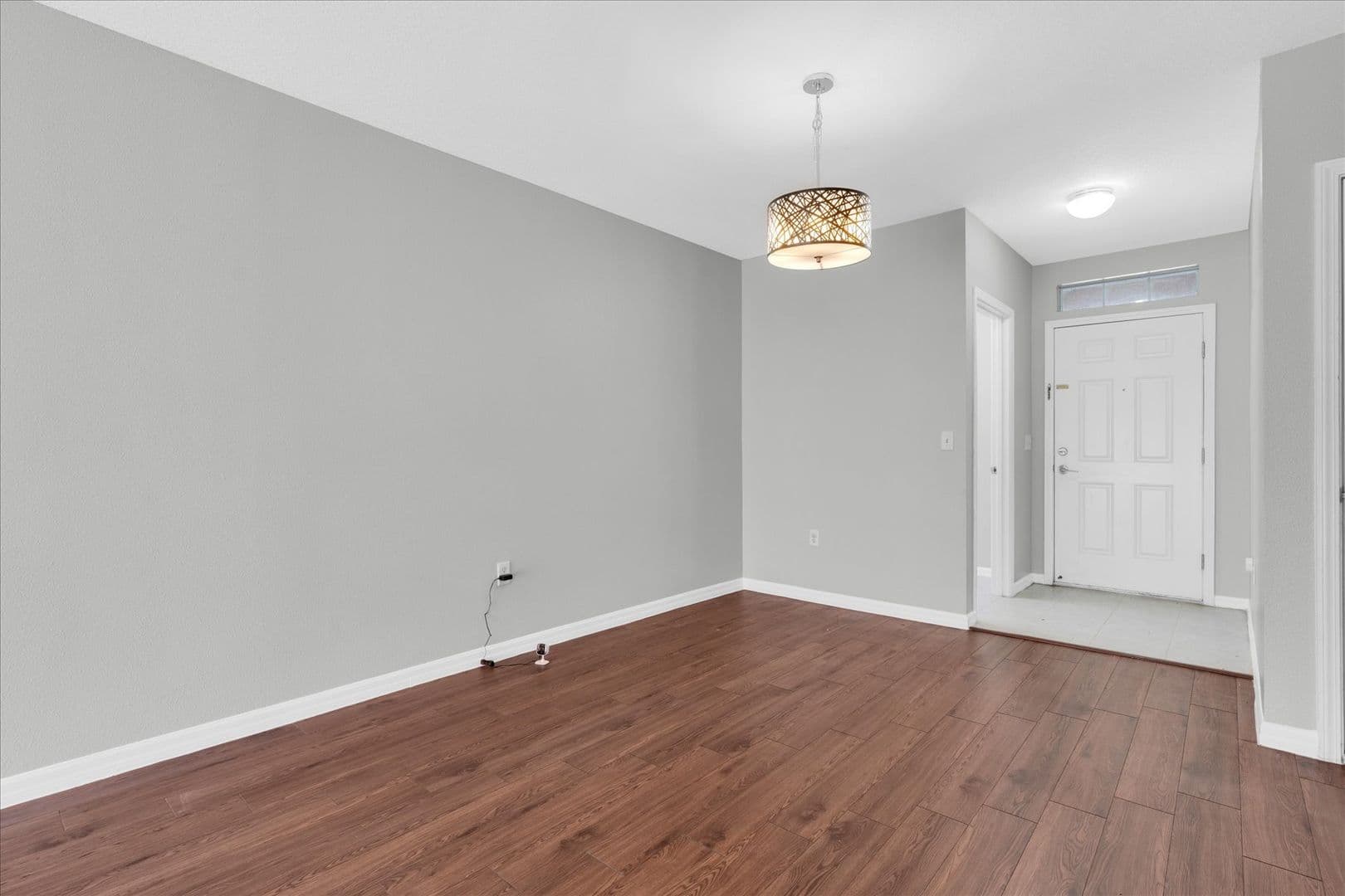 Riverview House: 9907 Carlsdale Dr