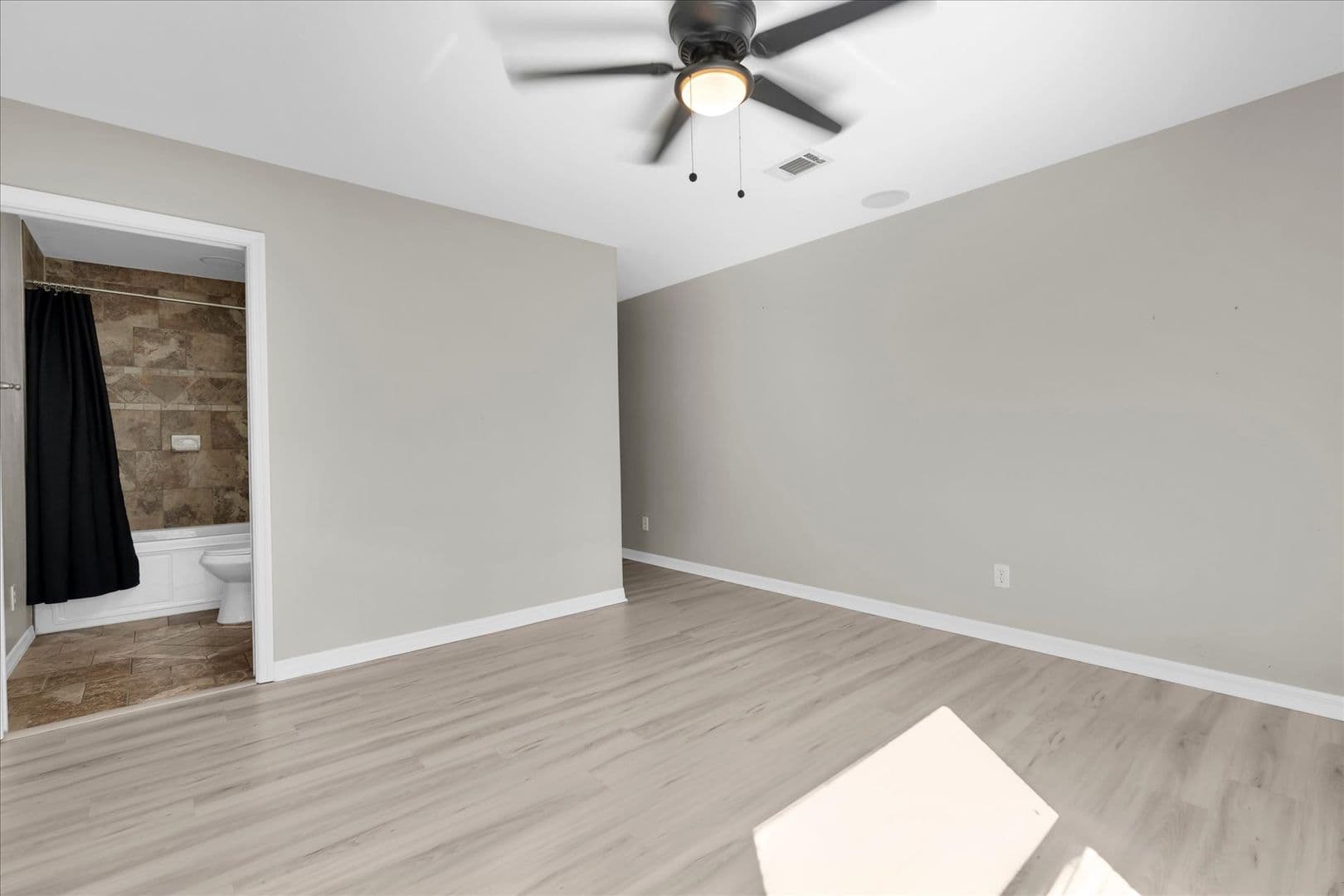 Riverview House: 11166 Creek Haven Dr