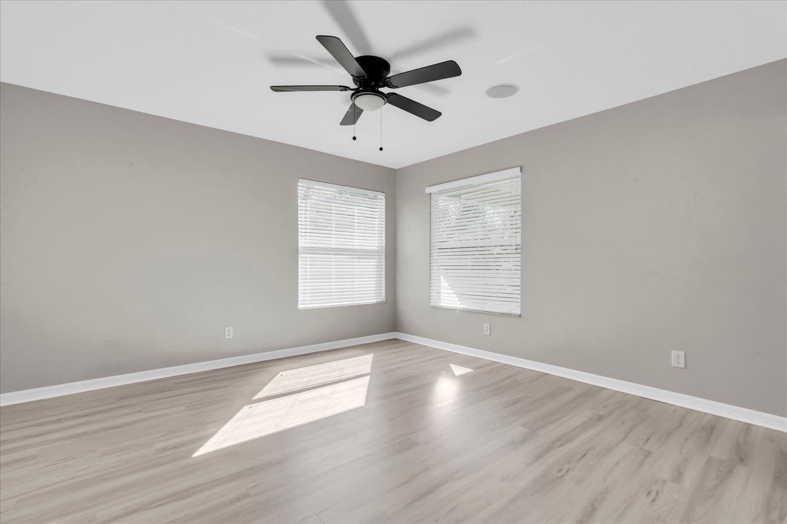 Riverview House: 11166 Creek Haven Dr