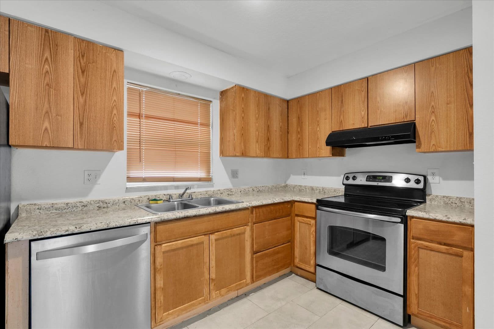 Tampa Apartment: 3421 Temple Street
