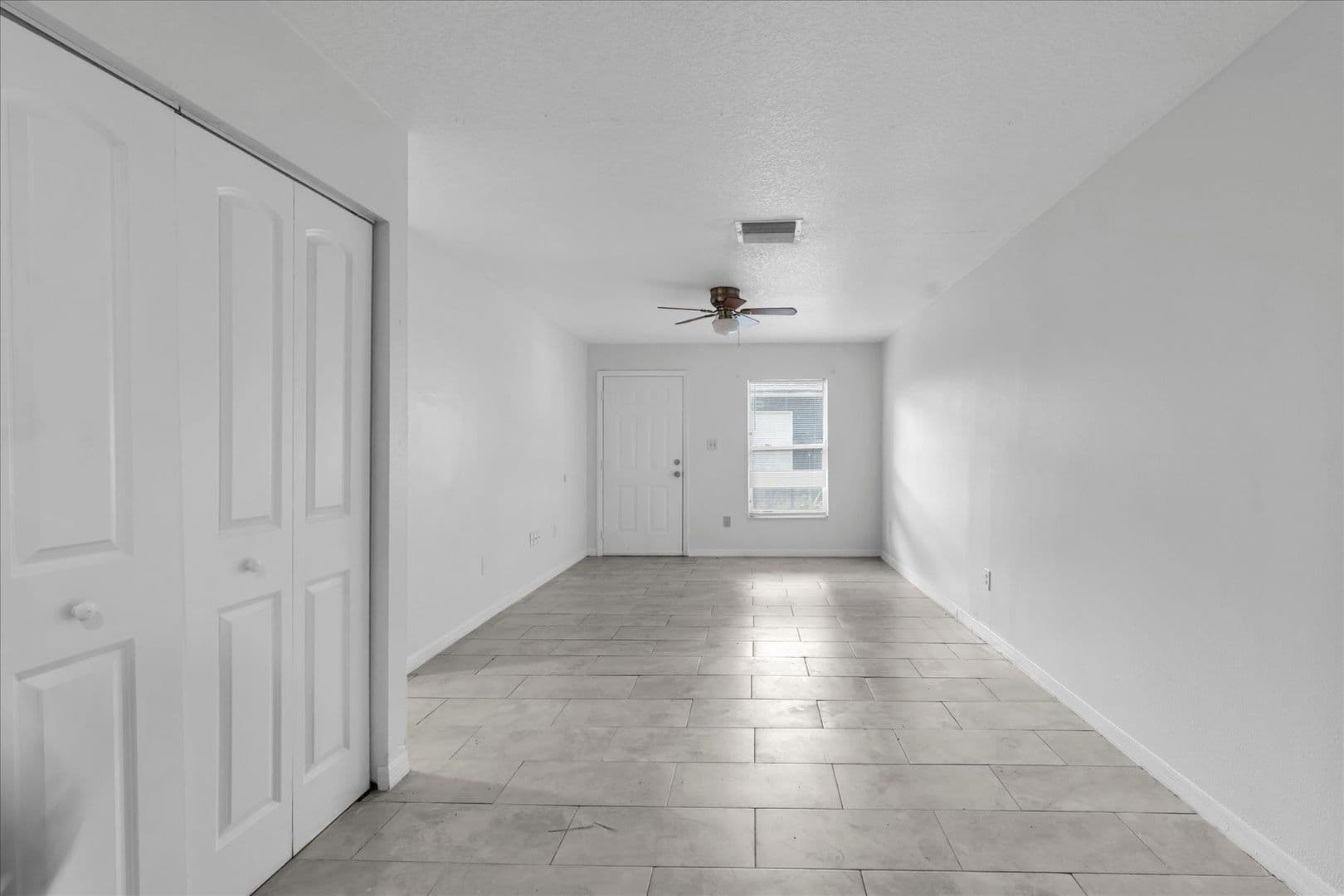 Tampa Apartment: 3421 Temple Street