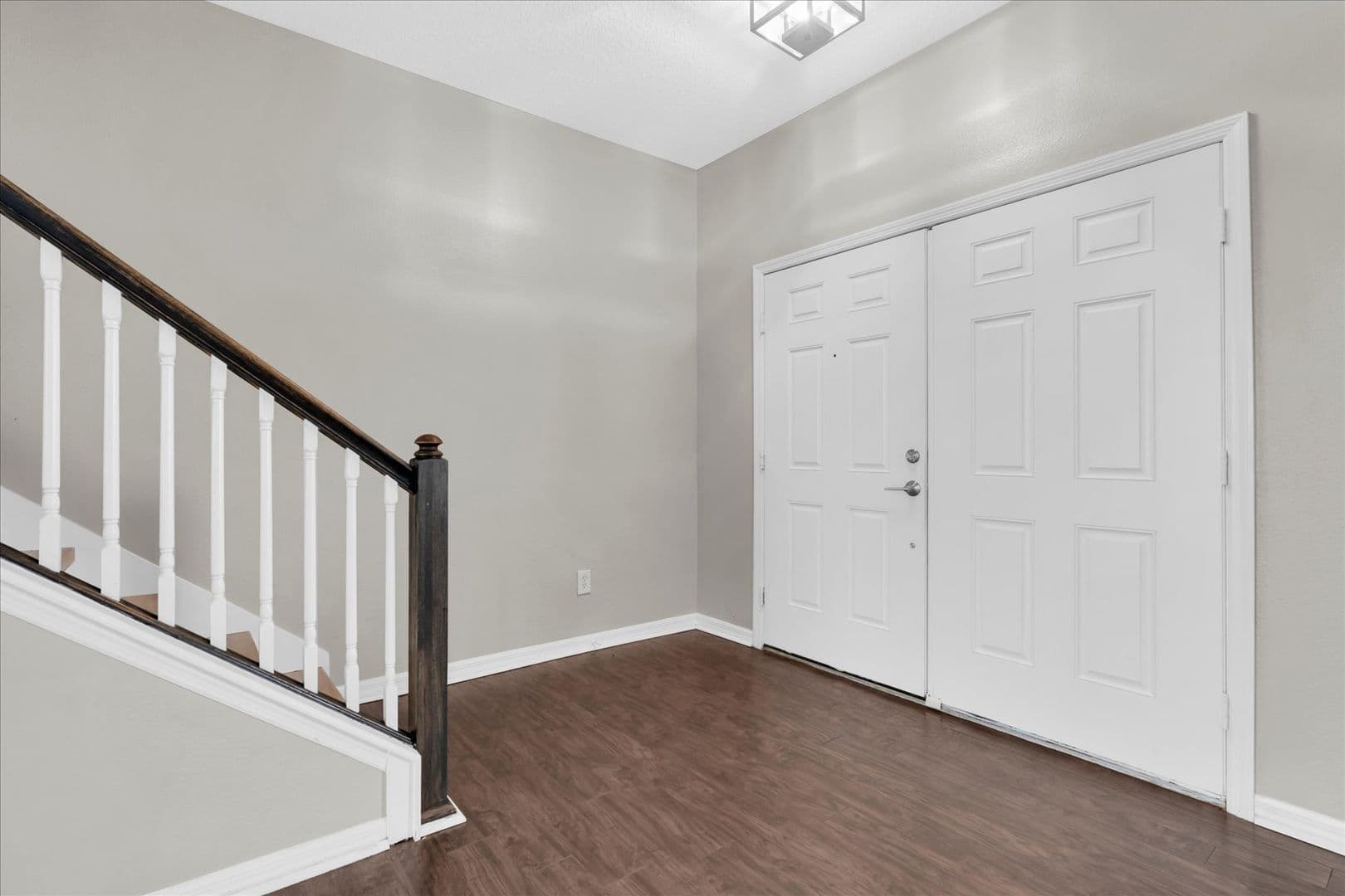 Riverview House: 11166 Creek Haven Dr
