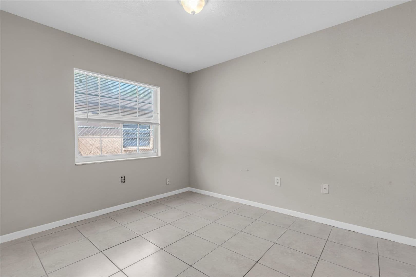 Tampa Apartment: 5118 E 97th Ave