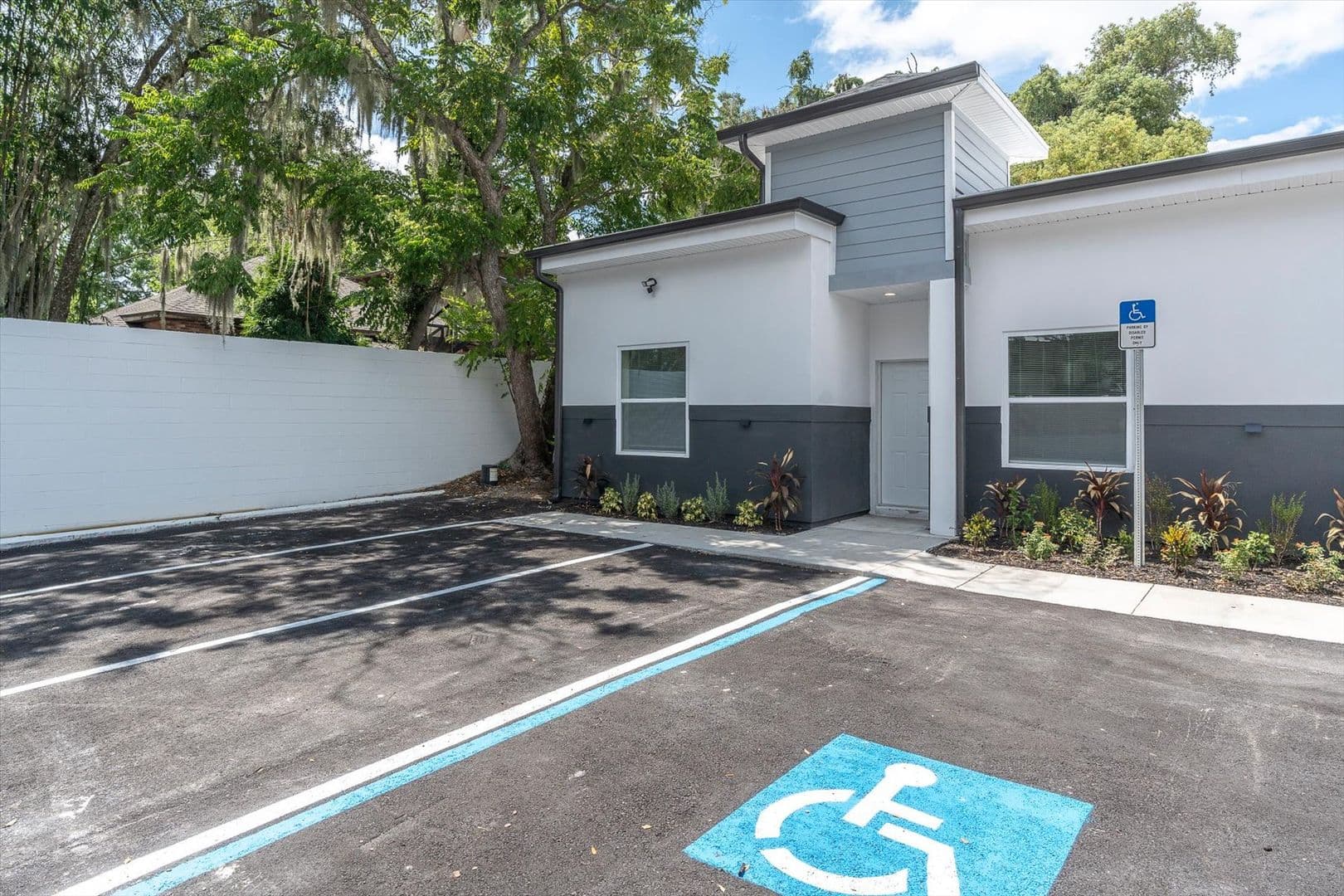 Bartow Apartment: 705 S Orange Ave