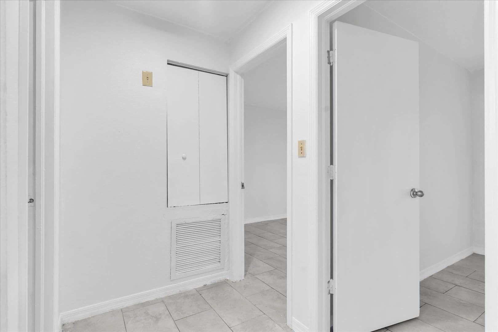 Tampa Apartment: 3421 Temple Street