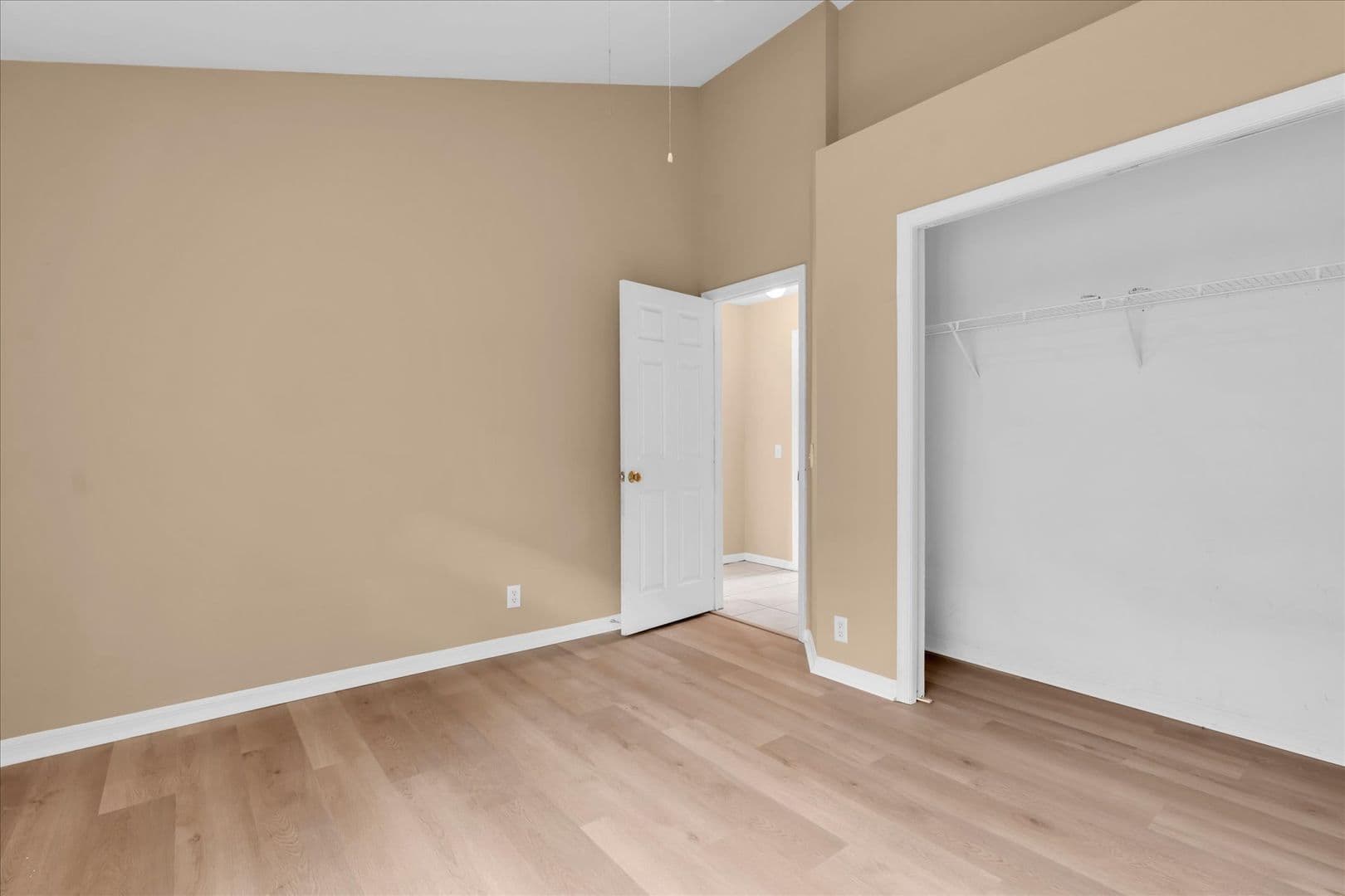 Tampa House: 16420 Lake Heather Dr