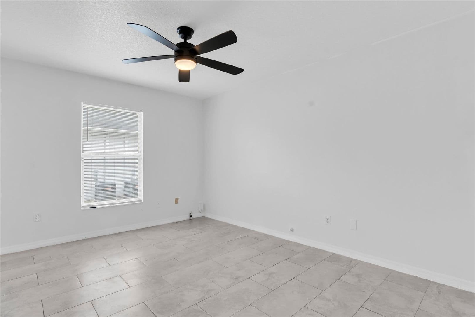 Tampa Apartment: 3421 Temple Street