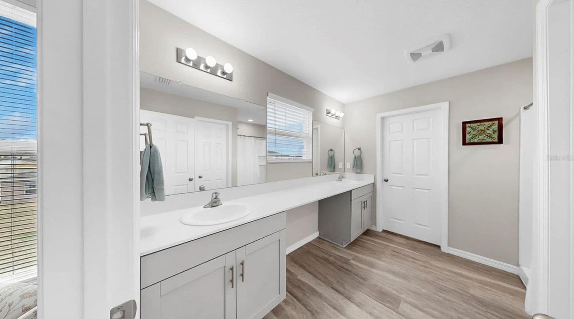 Riverview House: 12724 Tannencrest Dr