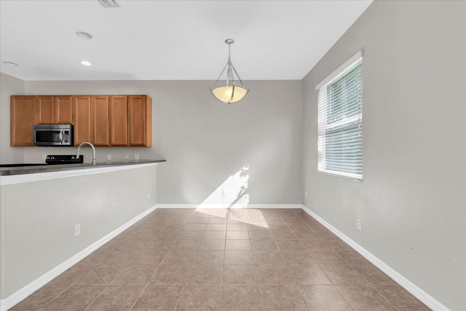 Riverview House: 11166 Creek Haven Dr