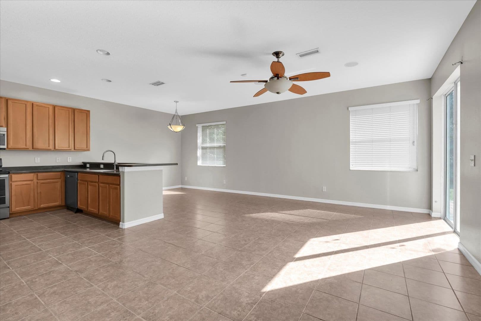 Riverview House: 11166 Creek Haven Dr