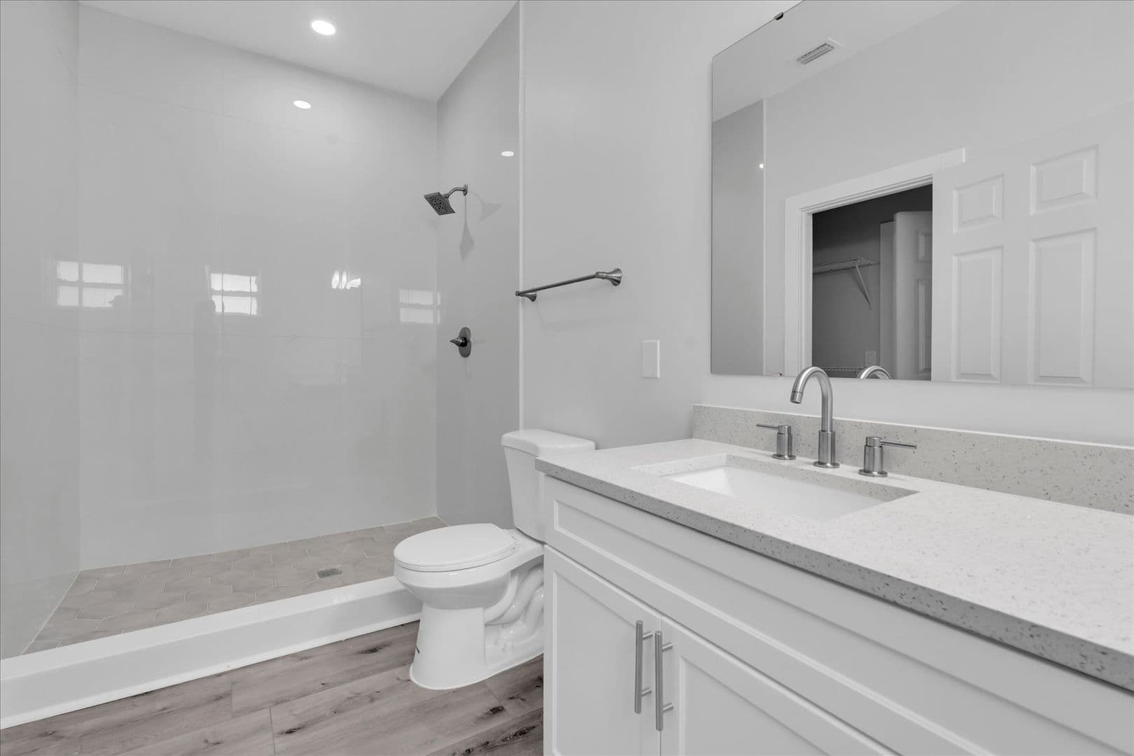 Bartow Apartment: 705 S Orange Ave
