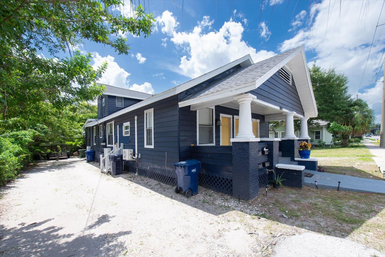 Tampa Apartment: 1005 E Lake Ave