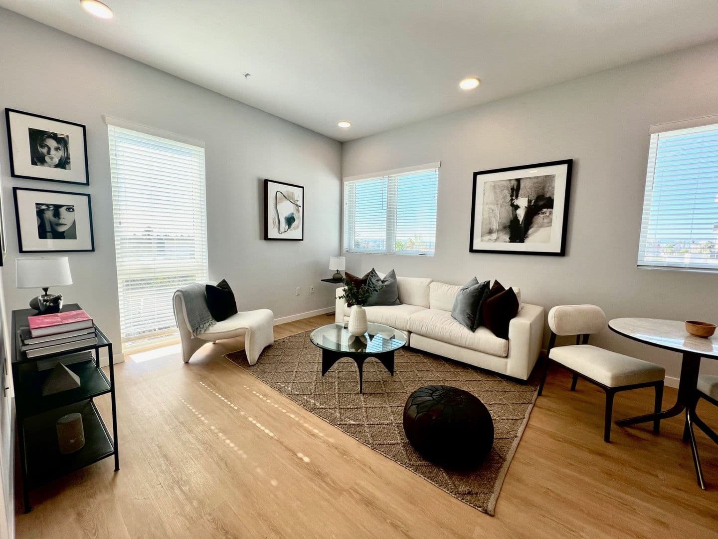 Los Angeles Apartment: 905 South Vermont Avenue