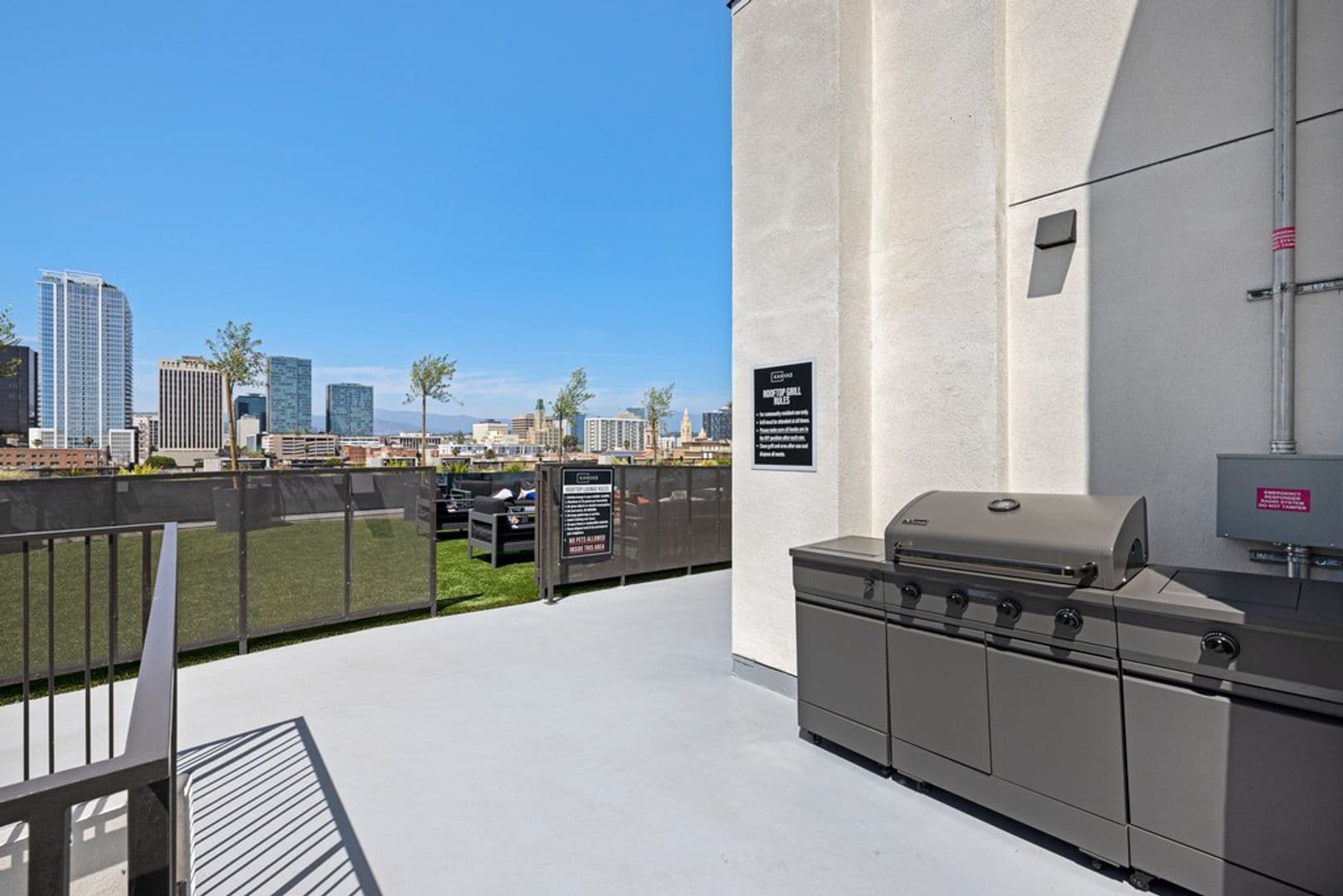 Los Angeles Apartment: 905 South Vermont Avenue