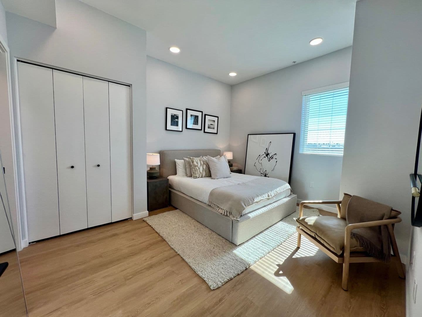 Los Angeles Apartment: 905 South Vermont Avenue