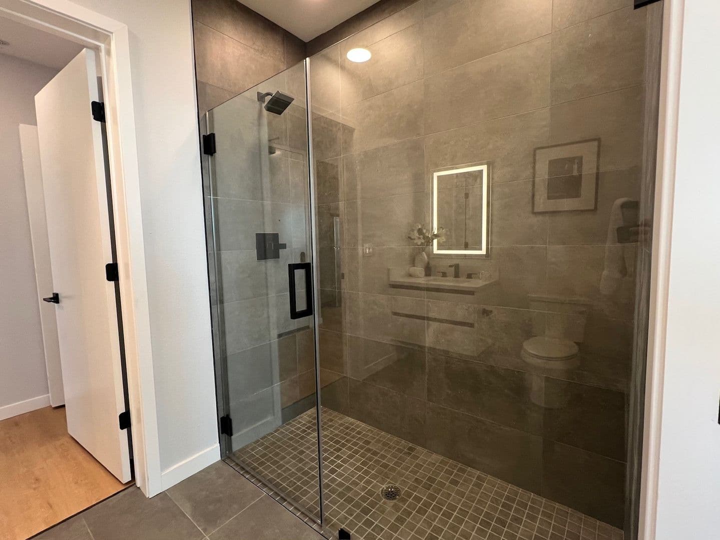 Los Angeles Apartment: 905 South Vermont Avenue