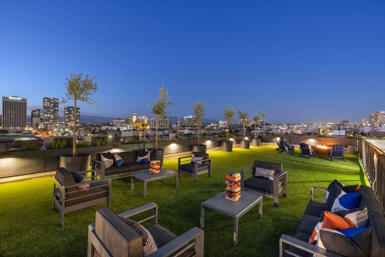 Los Angeles Apartment: 905 South Vermont Avenue