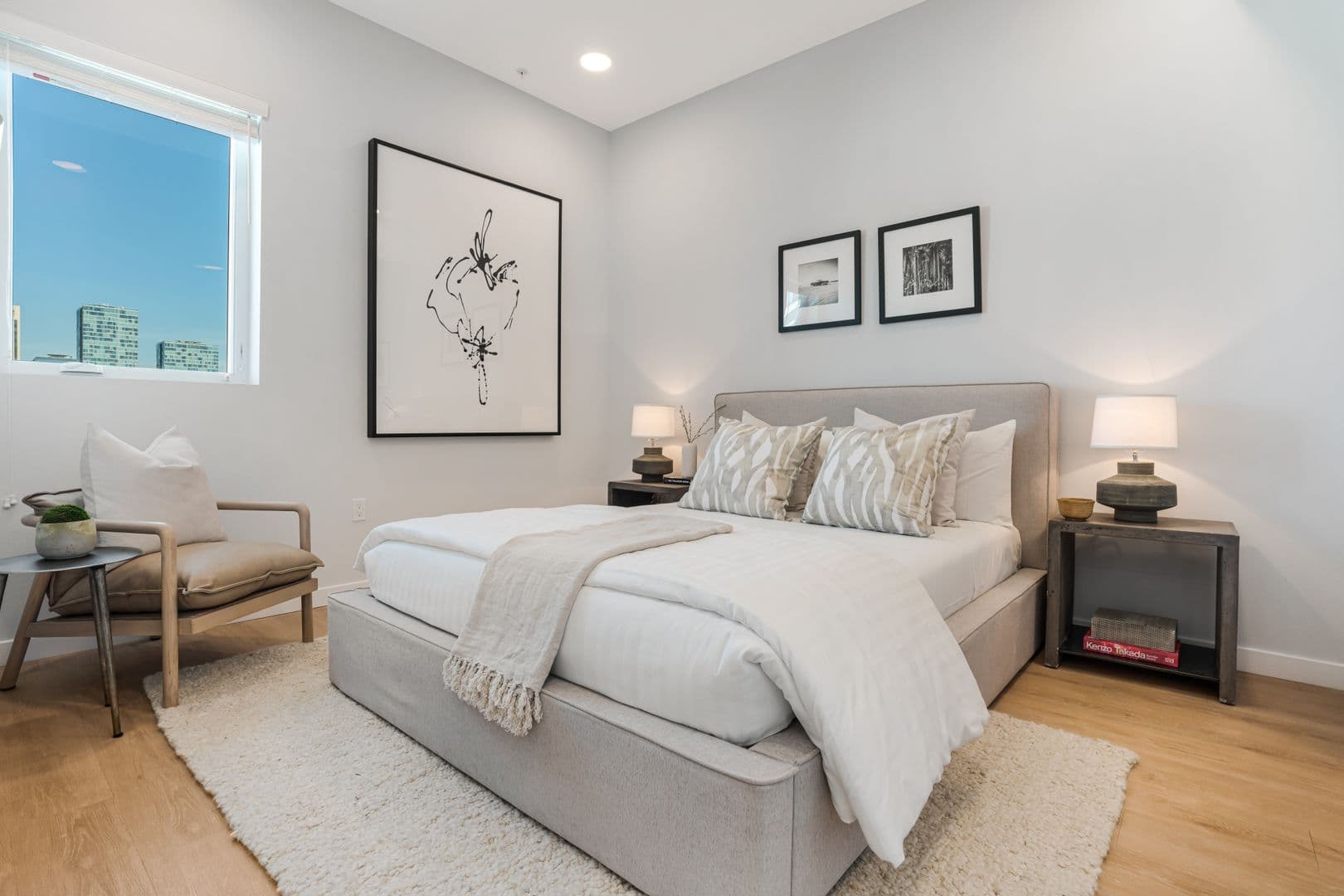 Los Angeles Apartment: 905 South Vermont Avenue