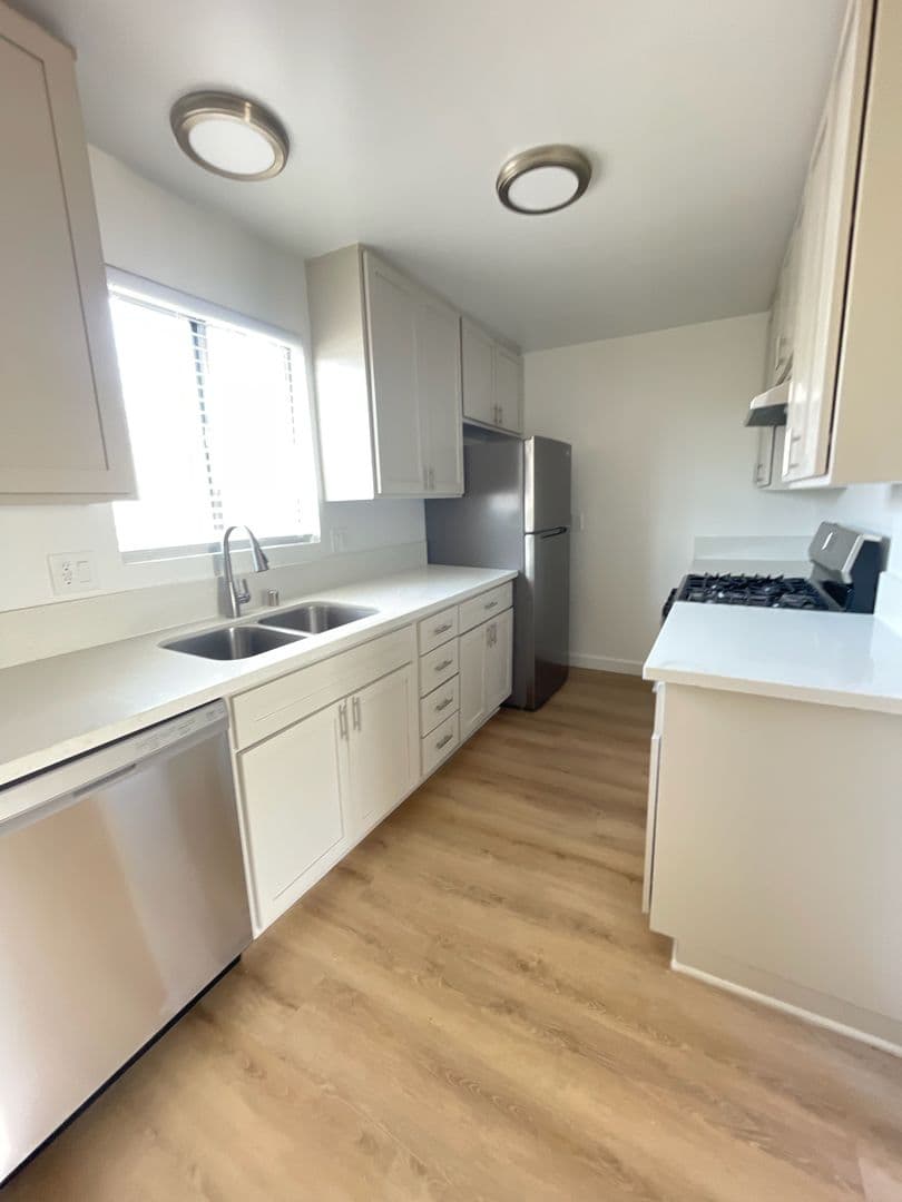 Inglewood Apartment: 510 E. 97th Street
