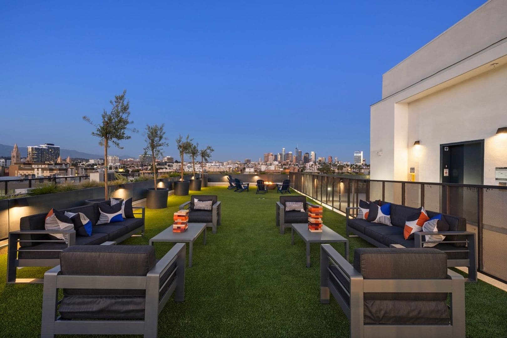 Los Angeles Apartment: 905 South Vermont Avenue