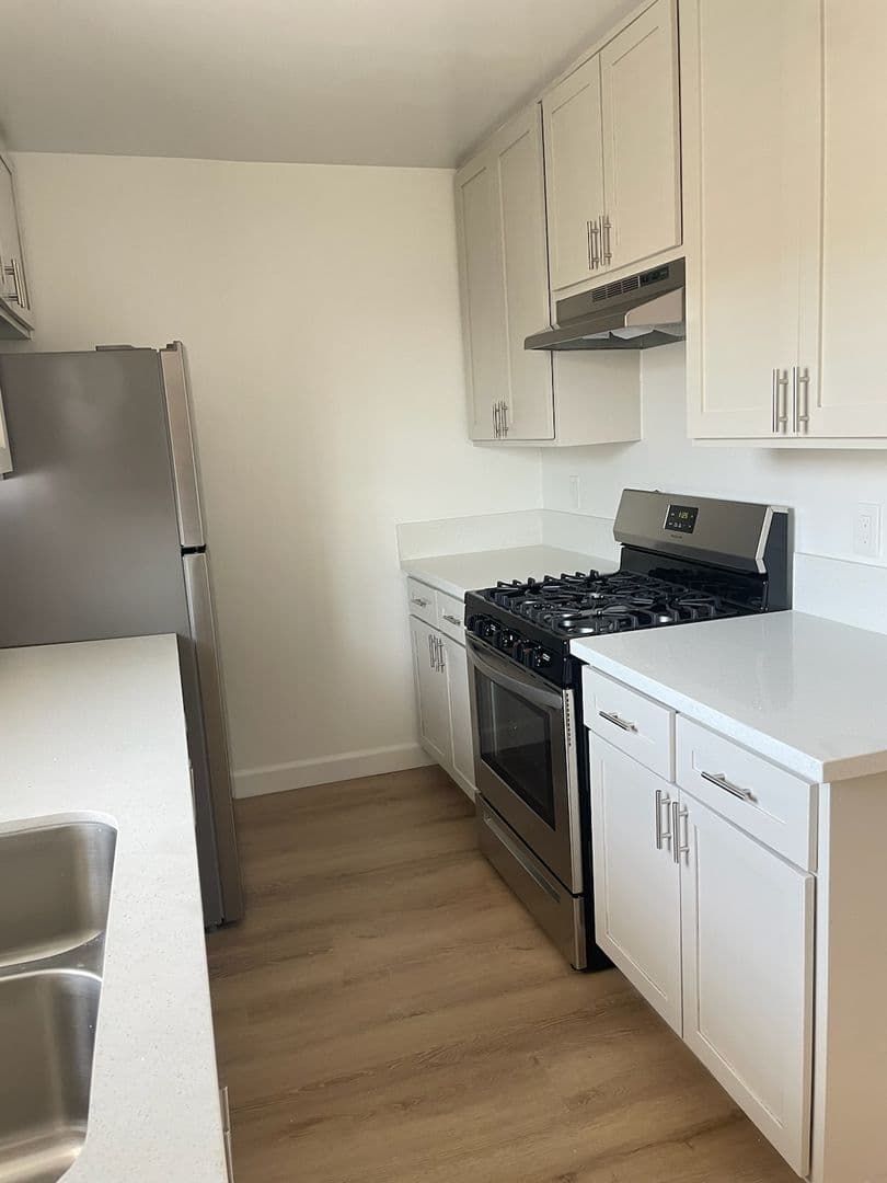 Inglewood Apartment: 510 E. 97th Street