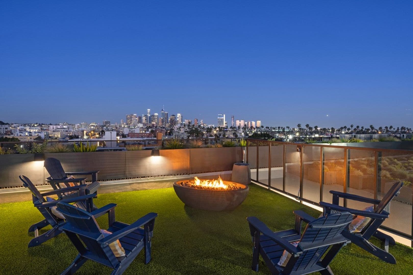 Los Angeles Apartment: 905 South Vermont Avenue