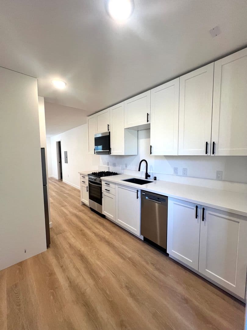 Inglewood Apartment: 510 E. 97th Street