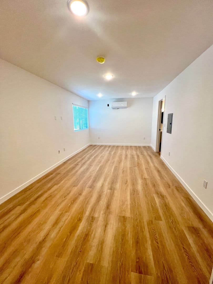 Inglewood Apartment: 510 E. 97th Street