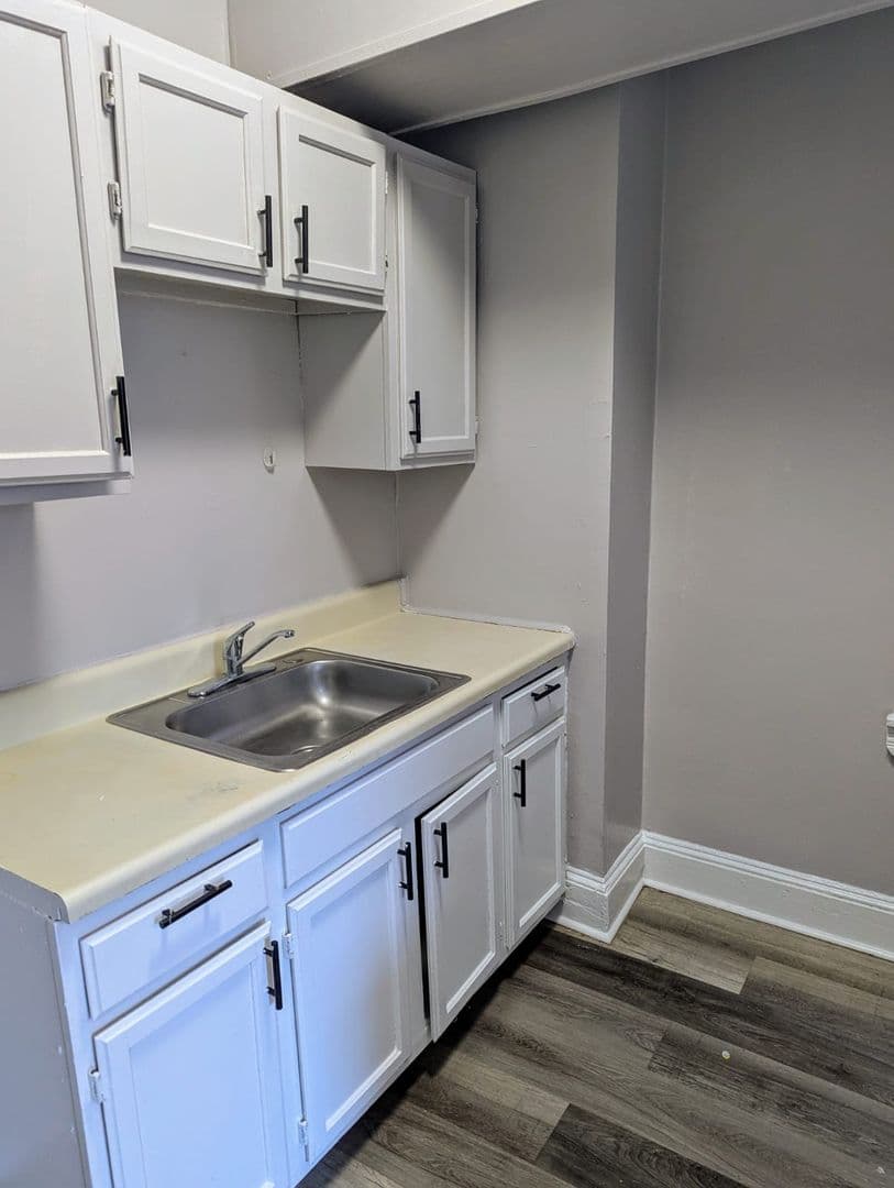 Philadelphia Apartment: 4241 W Stiles St.