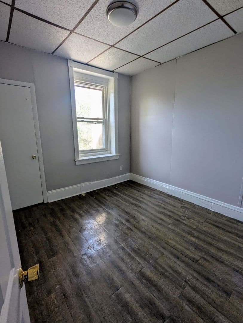 Philadelphia Apartment: 4241 W Stiles St.