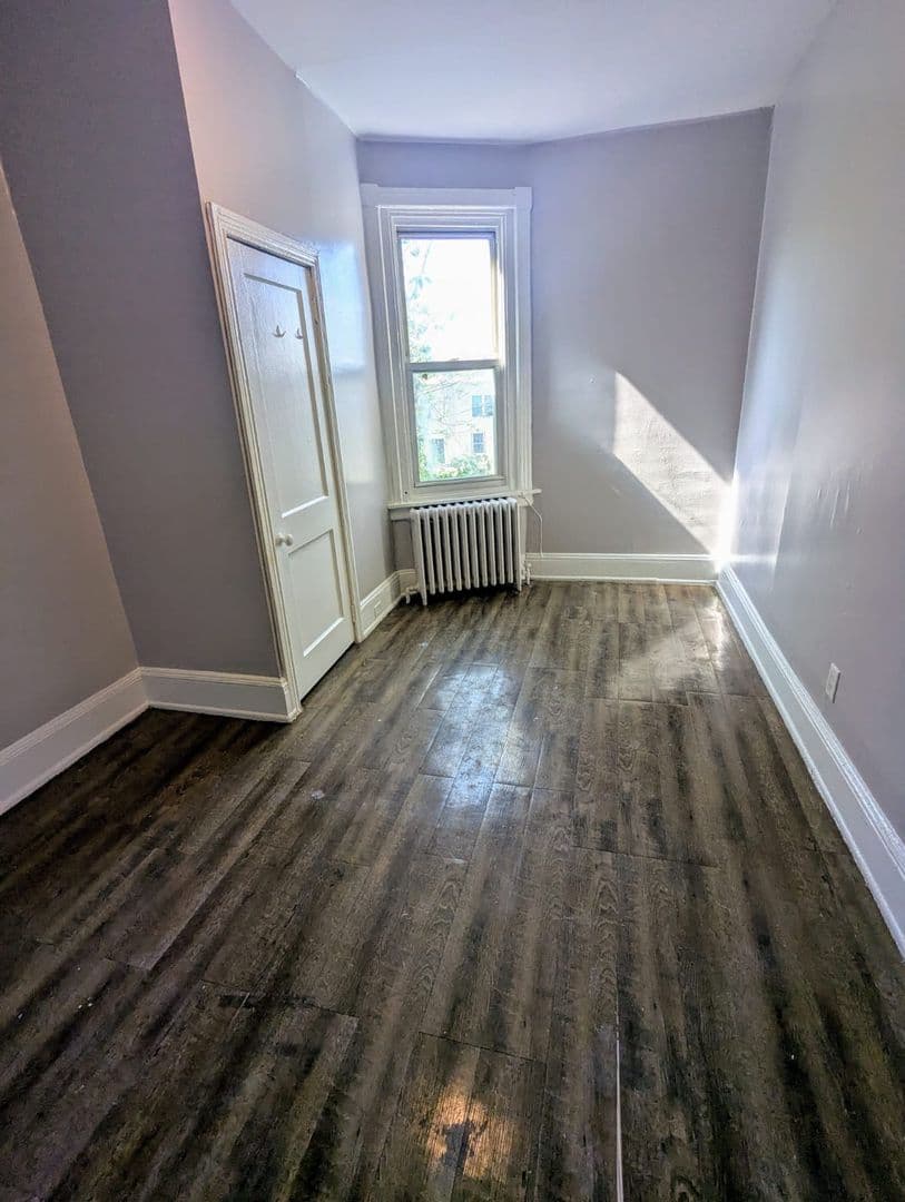 Philadelphia Apartment: 4241 W Stiles St.