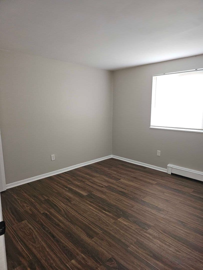 Lawrenceburg Apartment: 200 Bellaire Drive