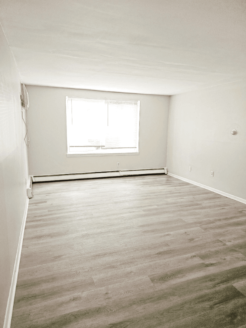 Lawrenceburg Apartment: 200 Bellaire Drive