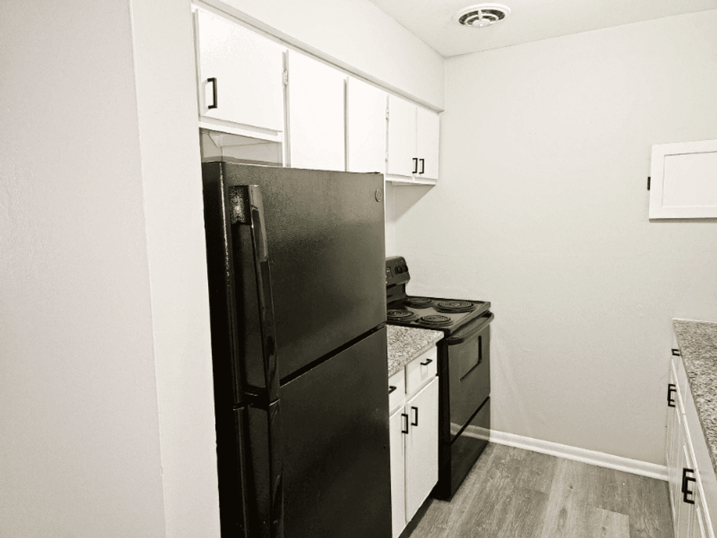 Lawrenceburg Apartment: 200 Bellaire Drive