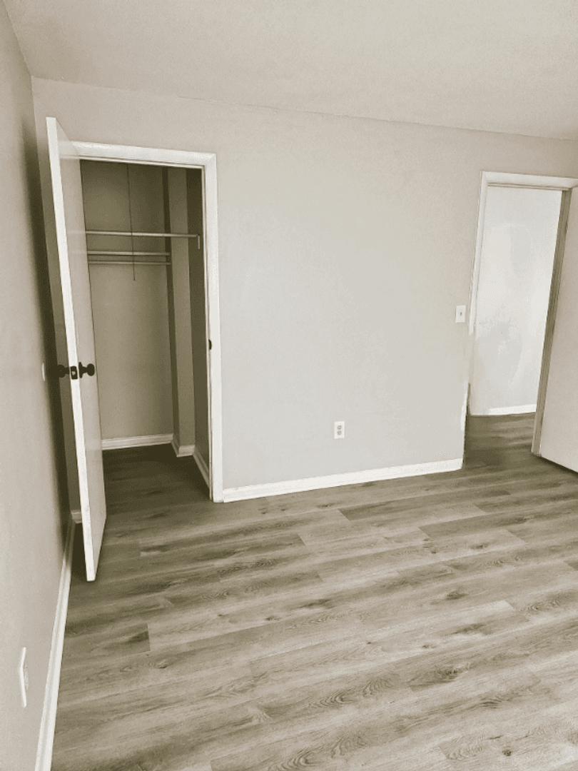 Lawrenceburg Apartment: 200 Bellaire Drive