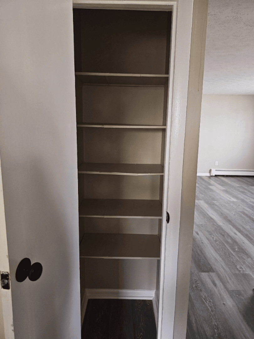 Lawrenceburg Apartment: 200 Bellaire Drive
