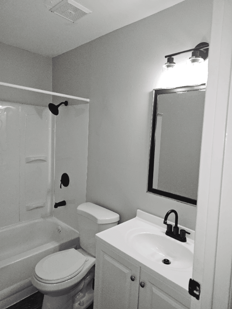 Lawrenceburg Apartment: 200 Bellaire Drive